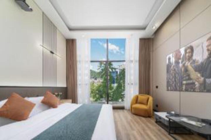 Room 14 of 14