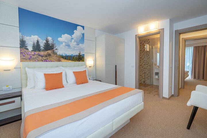 Room 6 of 95