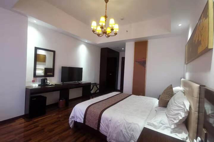 Room 12 of 20