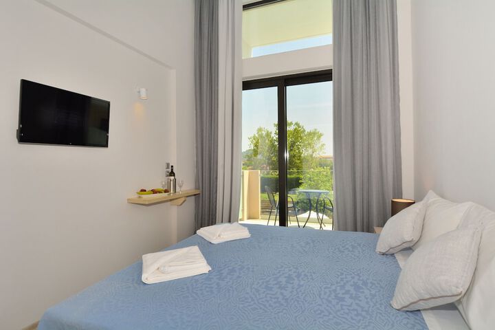 Room 2 of 20