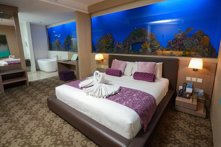 Room 34 of 204