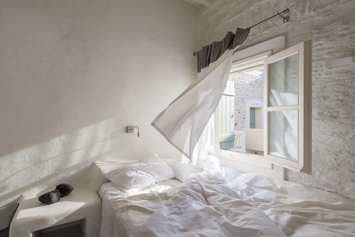 Room 100 of 142