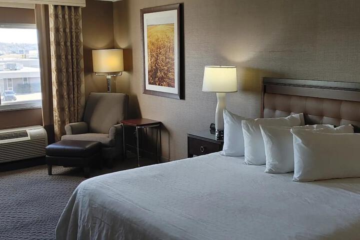 1 King Bed Deluxe (16 of 23)