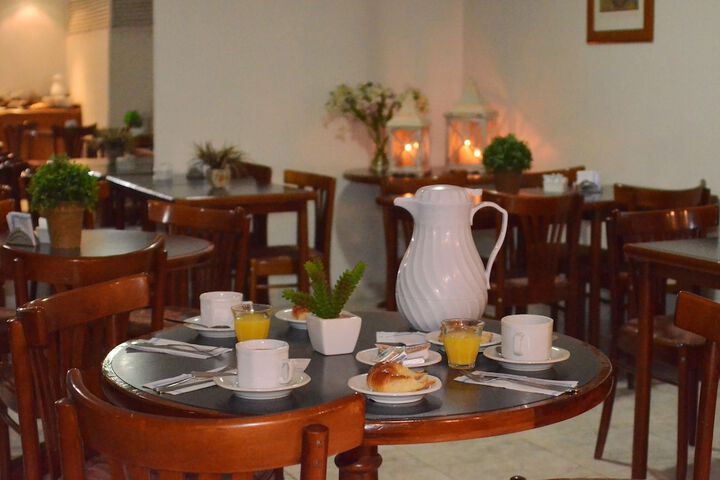 Breakfast/Coffee Service 23 of 24
