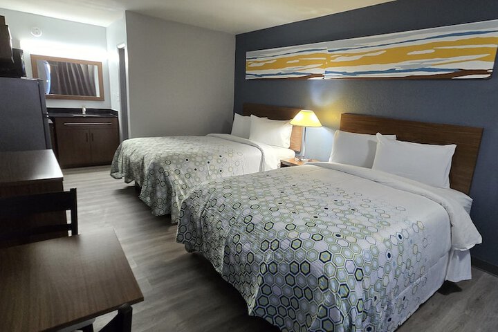 Room 10 of 24