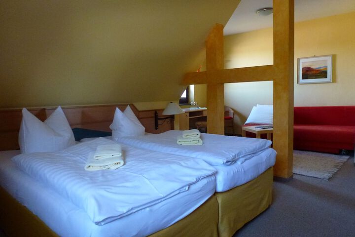 Room 11 of 11