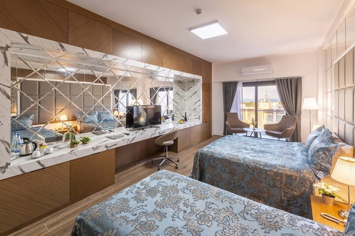 Room 4 of 29