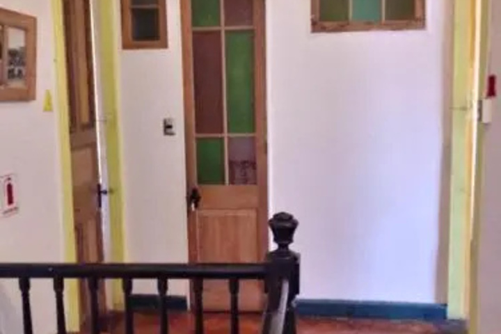 Room 11 of 16
