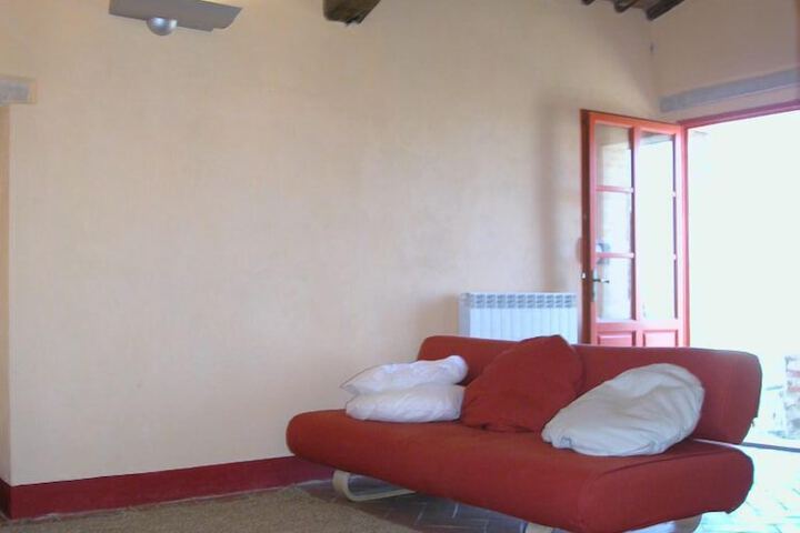 Room 9 of 16