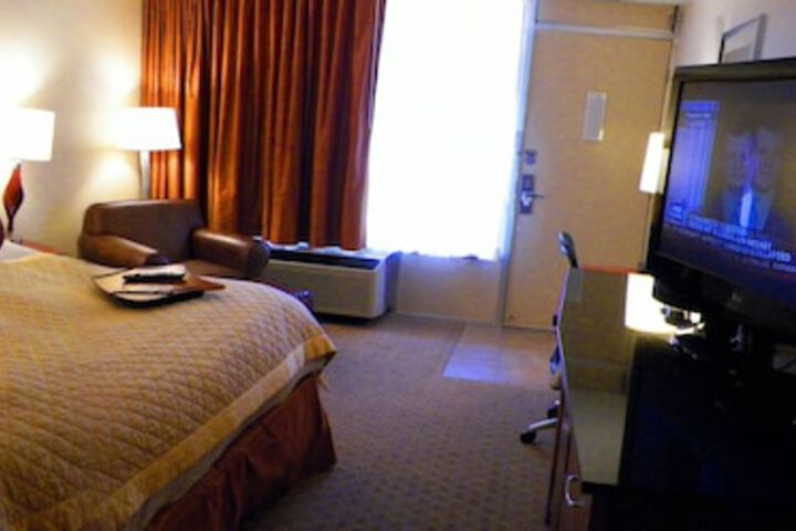 Room 2 of 22