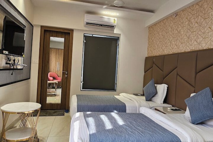 Room 3 of 13