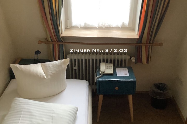 Room 41 of 106