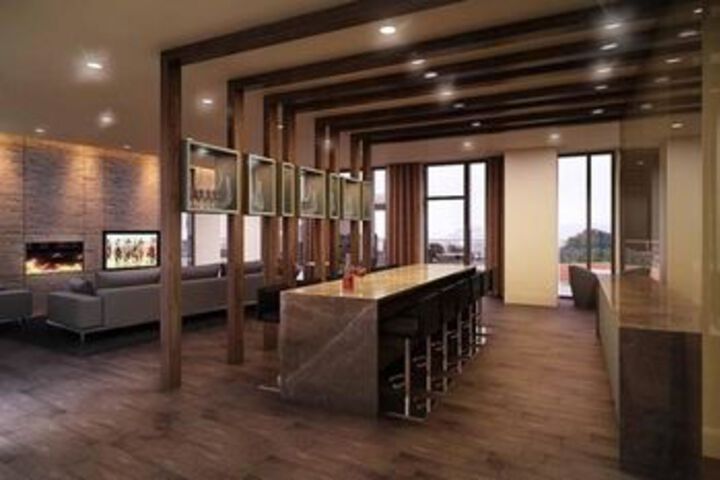 Lounge 10 of 22