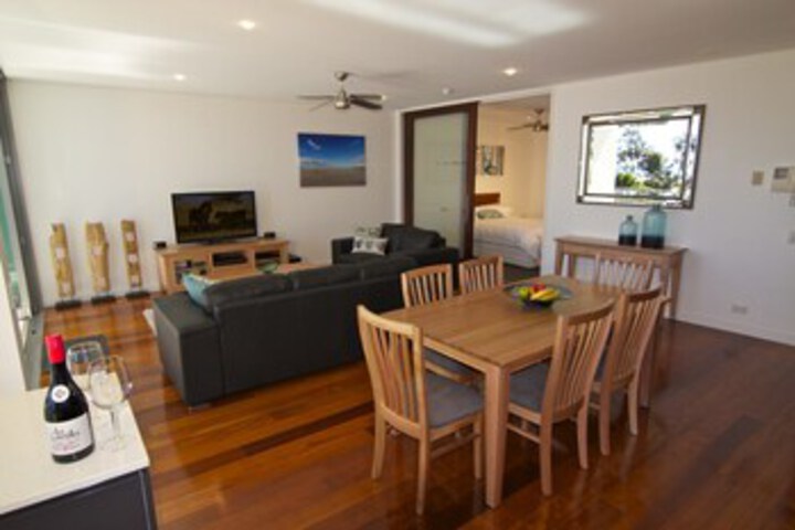 Room 3 of 11