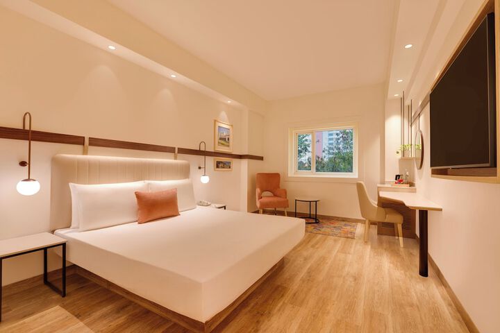 Room 5 of 34