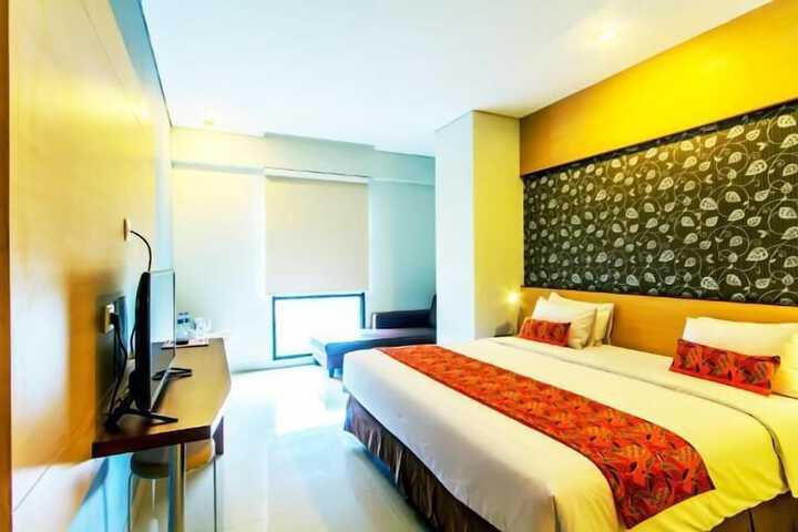 Room 8 of 28