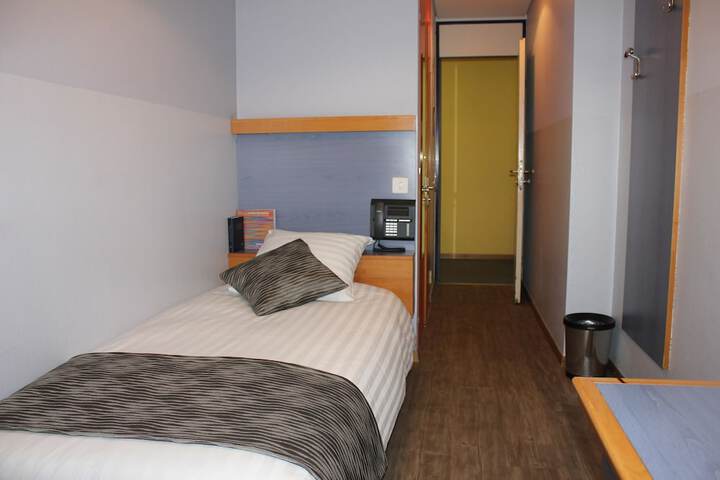 Room 4 of 56