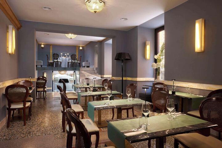 Dining 43 of 139