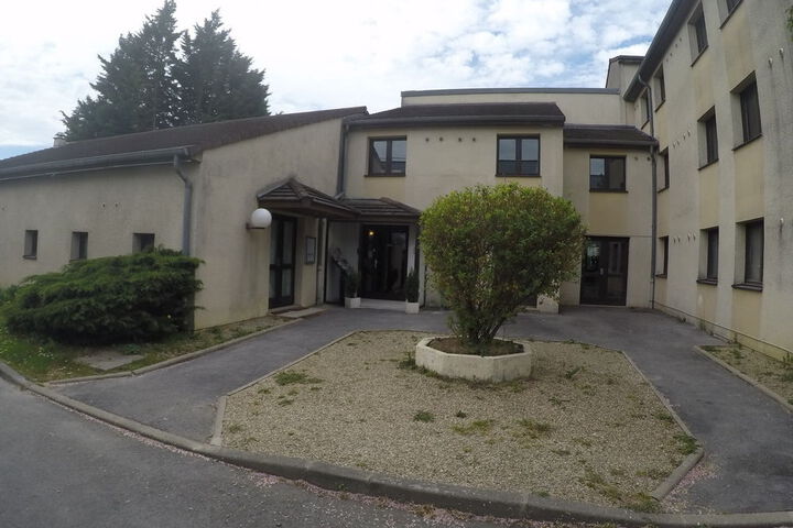 GREEN HOTELS CONFORT SAINTE GENEVIEVE DE