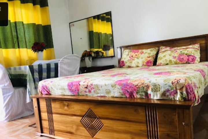 Room 6 of 37