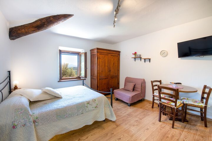 Room 10 of 61