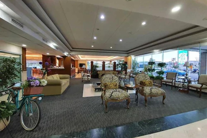 Hotel Lobby