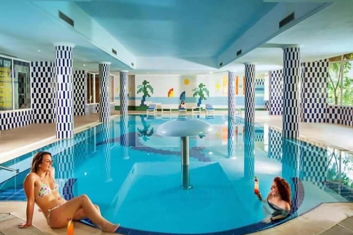 Pool 12 of 21