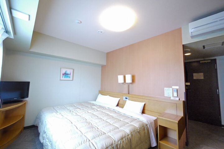 Room 4 of 23
