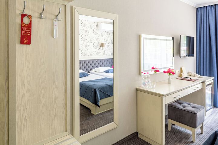 Room 18 of 36