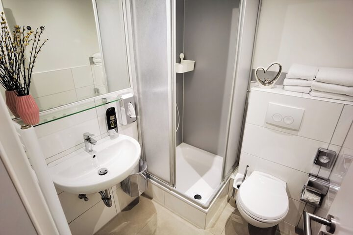 Room 54 of 69