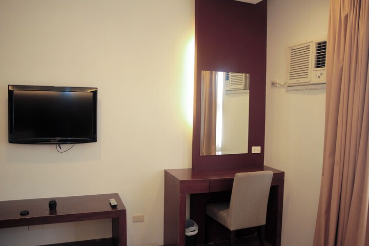 Room 27 of 73