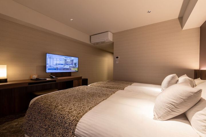 Room 6 of 40