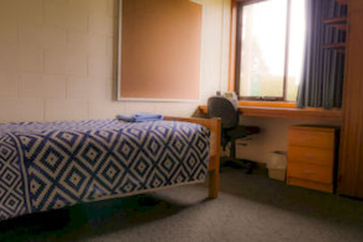 Room 5 of 9