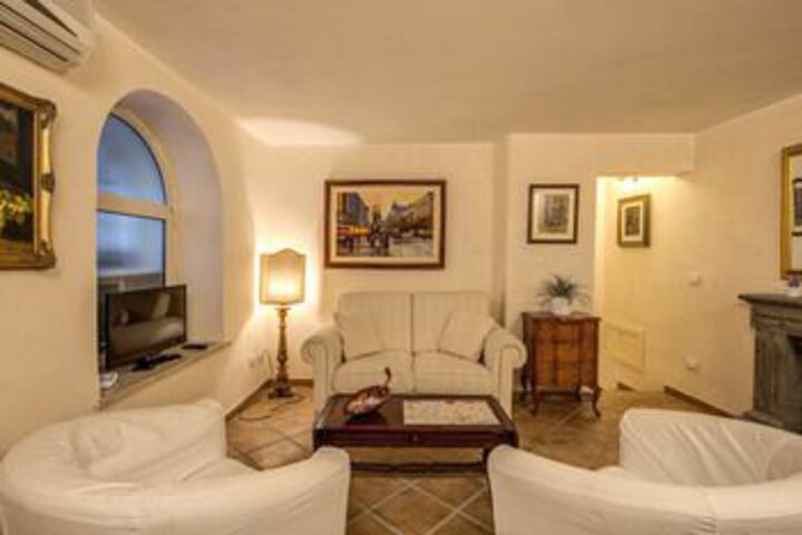 Room 15 of 19