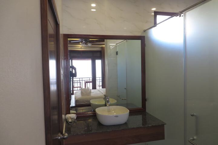 Room 19 of 32