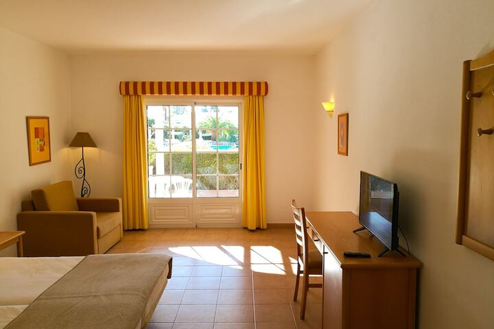 Room 5 of 42