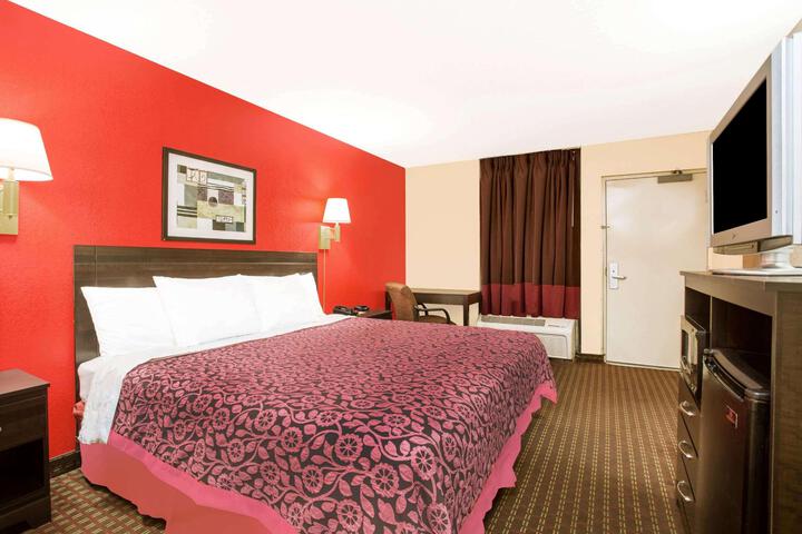 Double Accessible King Size Bed (3 of 10)