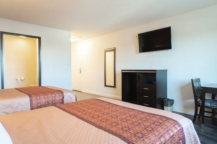 Deluxe Double Room (2 of 8)