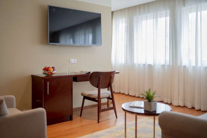 Room 7 of 36