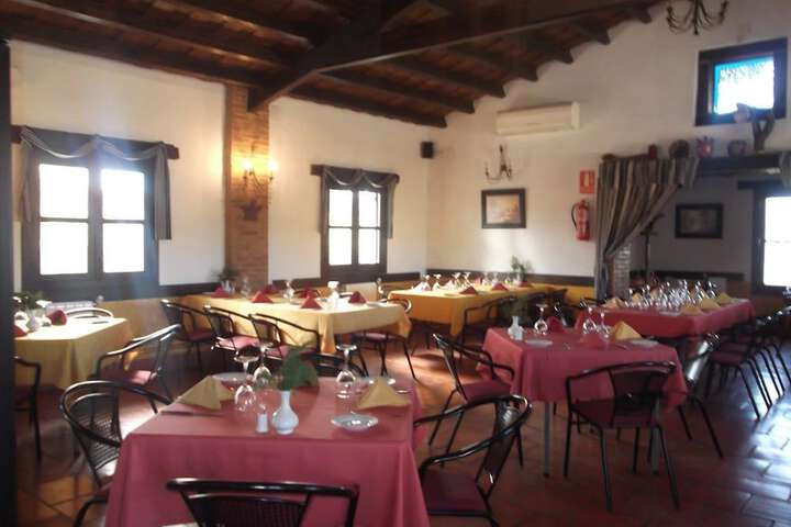 Dining 9 of 13