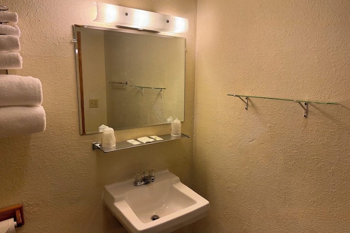 Room 57 of 102