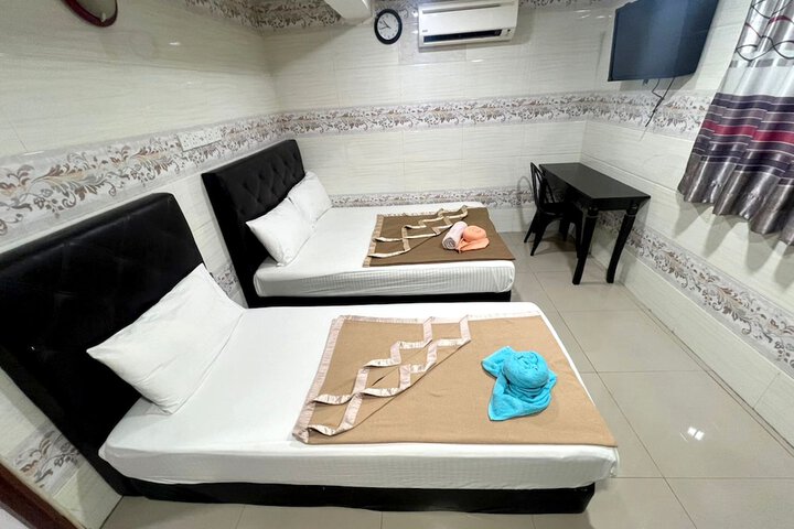 Room 9 of 26