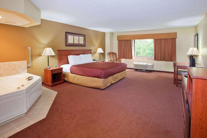 1 King Bed (9 of 9)