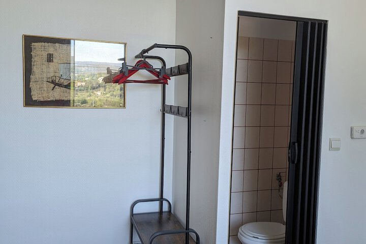 Room 6 of 48