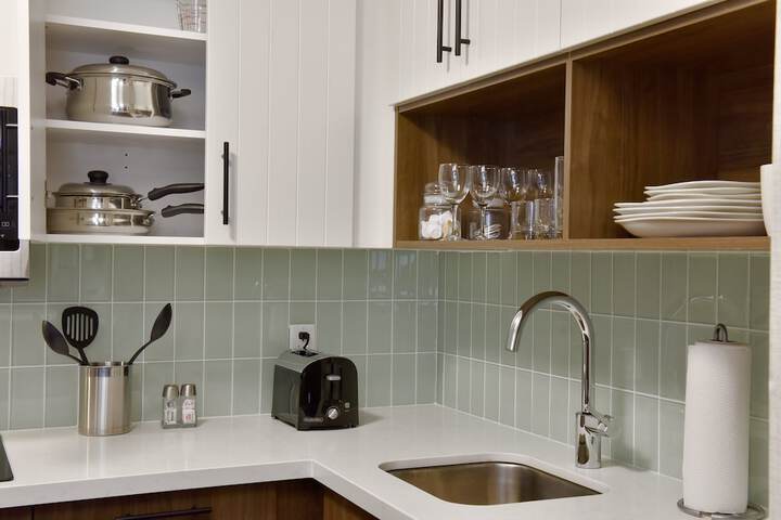 2 Queen 1 Bedroom Suite Mobility Accessible Roll Shower (3 of 29)
