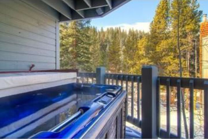 Hot Tub 19 of 28