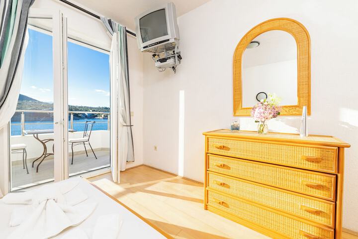 Room 20 of 79