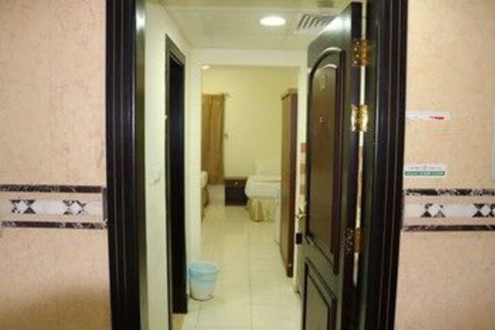 Room 12 of 20