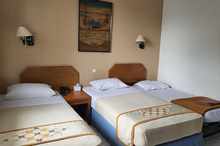 Room 14 of 24