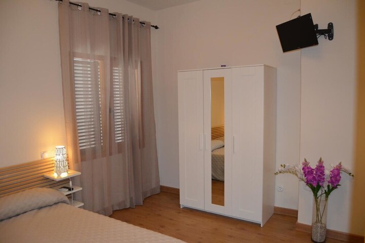 Room 3 of 38